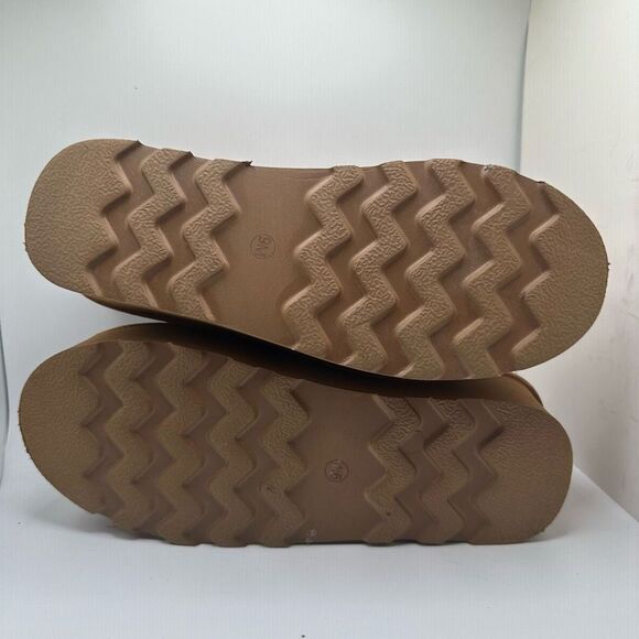 CUSHIONAIRE Women's Genuine Suede pull platform boot +Memory Foam 9 CHESTNUT - Picture 5 of 7